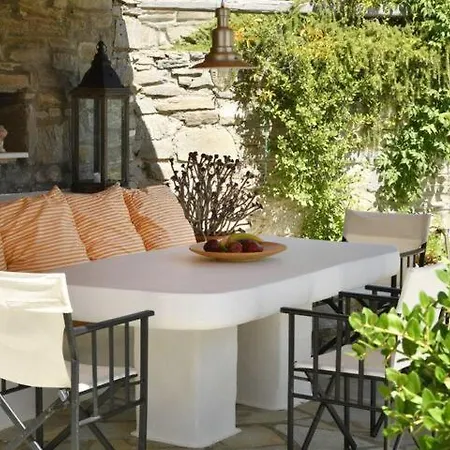 Ourania Chrisi Akti (Paros)